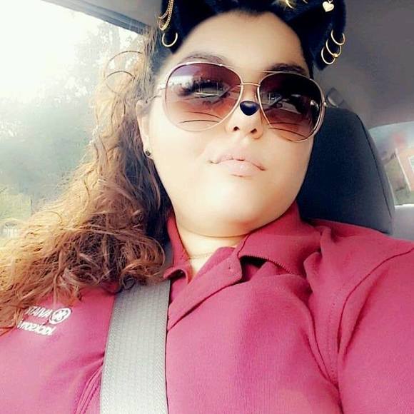 Meet your Posher, Alyssa - Picture 1 of 1